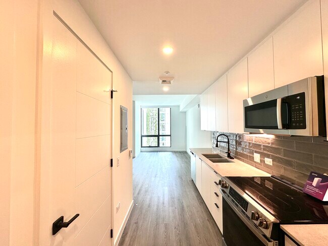 1900 NW 1st Place unit A12, Miami, FL 33136 - photo 3