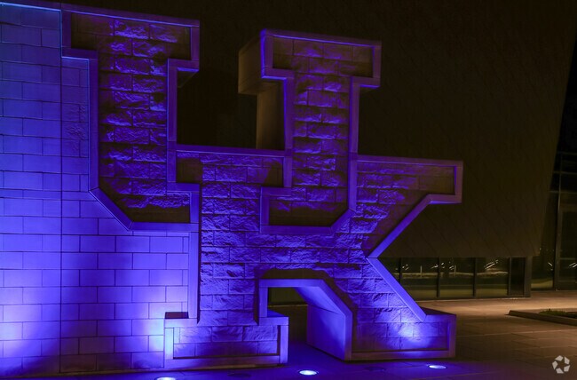 Hartland is about twenty minutes away from the University of Kentucky campus.