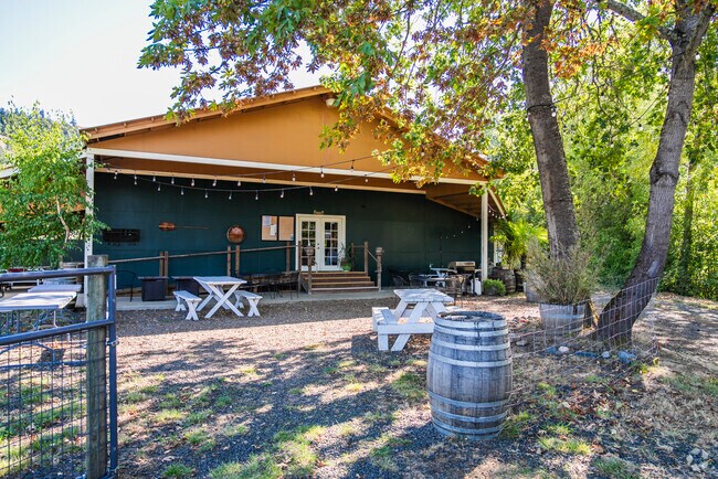 Freed Estate Vineyards has different types of wines.