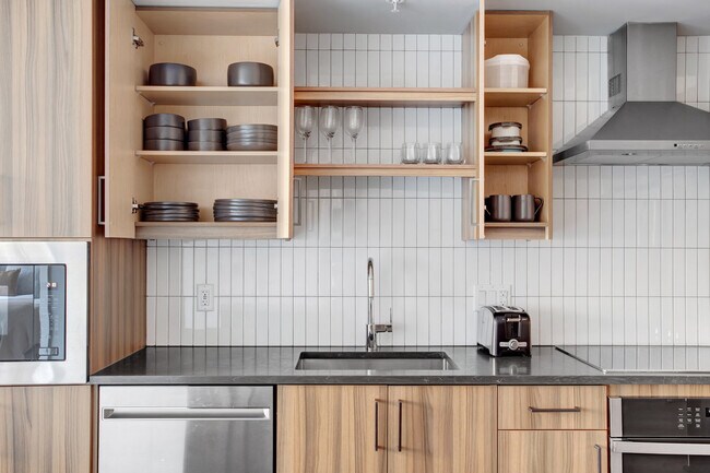 1122 N Hudson St unit FL4-ID1240, Arlington, VA 22201 - photo 6