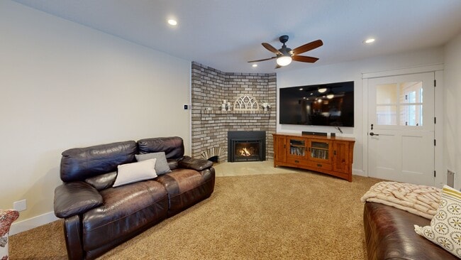 904 W 2300 S, Syracuse, UT 84075 - photo 3