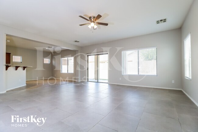 9918 W Bloch Rd, Tolleson, AZ 85353 - photo 4