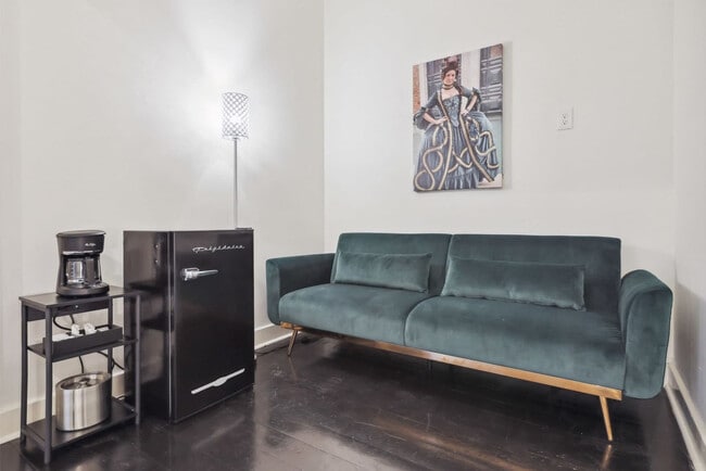 508 Chartres St unit ID1272323P, New Orleans, LA 70130 - photo 2