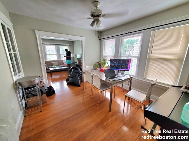 254 Roslindale Ave unit 2, Roslindale, MA 02131 - photo 4