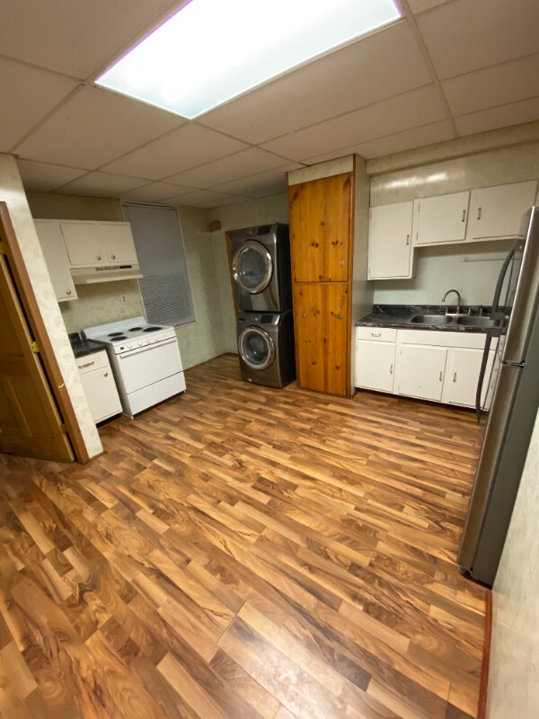 922 7th St E unit Bottom Unit, Menomonie, WI 54751 - photo 3