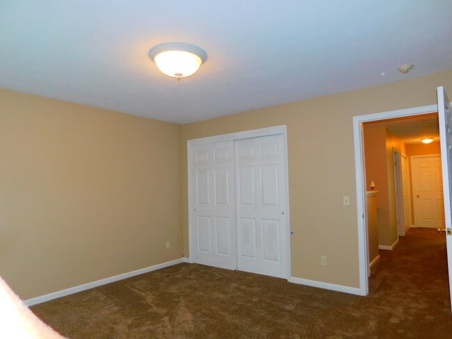 Master Bedroom 17.6x12