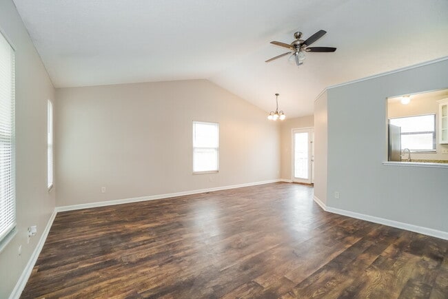 1086 Pacific Ct, Columbus, OH 43085 - photo 7