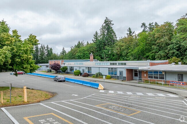 Hilder Pearson Elementary offers smaller class sizes and teacher student ratios of 14:1.