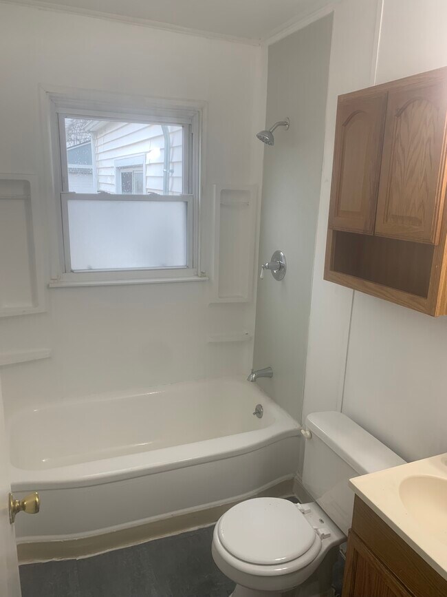 11055 Chapp Ave, Warren, MI 48089 - photo 4