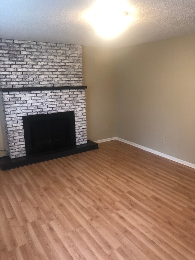 642 Arbor St unit 642, Fostoria, OH 44830 - photo 3