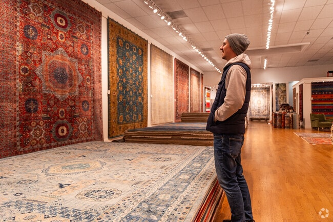 You can buy luxury rugs in Thousand Oaks.