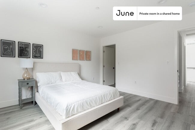 5641 Auckland Ave unit D, North Hollywood, CA 91601 - photo 3