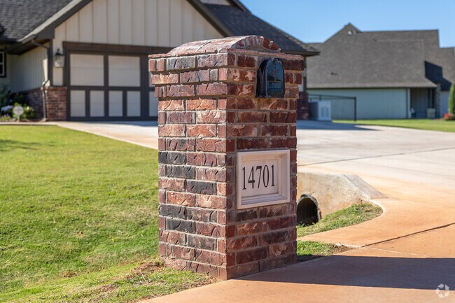 Many Navina homes include distinctive red brick mailboxes.