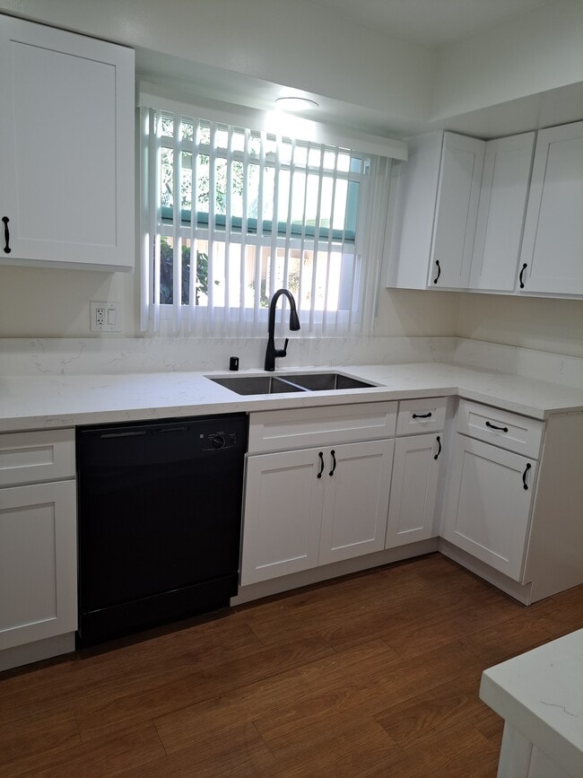 Westcliff, Newport Beach, CA 92660 - photo 2