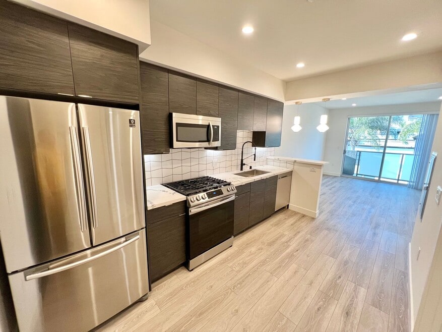 THE ROSE. at OVERLAND, Los Angeles, CA 90034 - photo 1