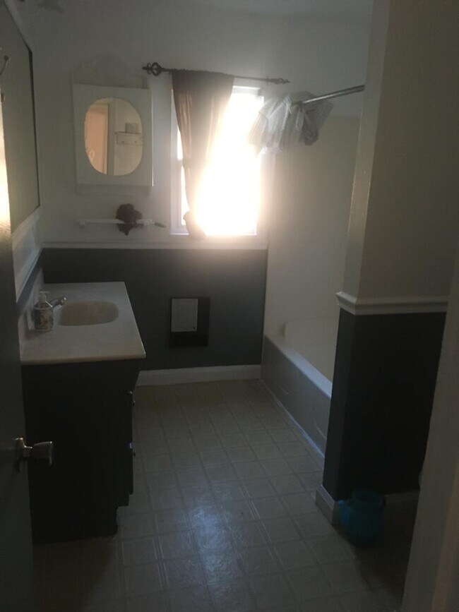 595 N L St unit Apartment, Livermore, CA 94551 - photo 3