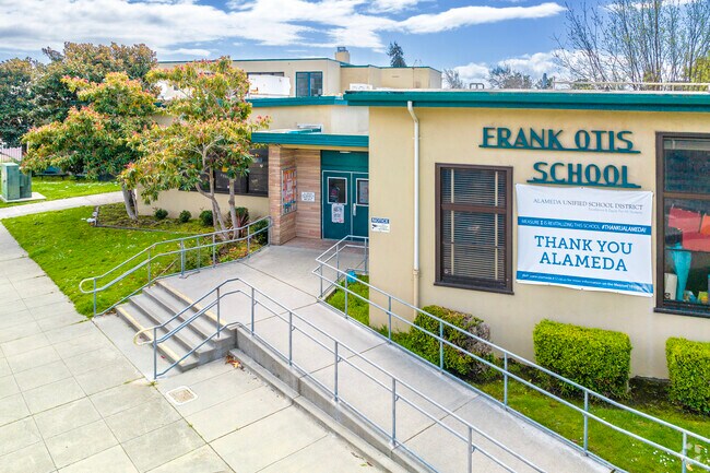 Otis Elementary School Serves the Young Kids in South Shores Neighborhood