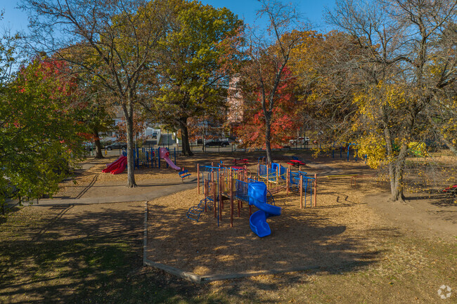 Explore the excellent arts and academics of Hart's Magnet School.