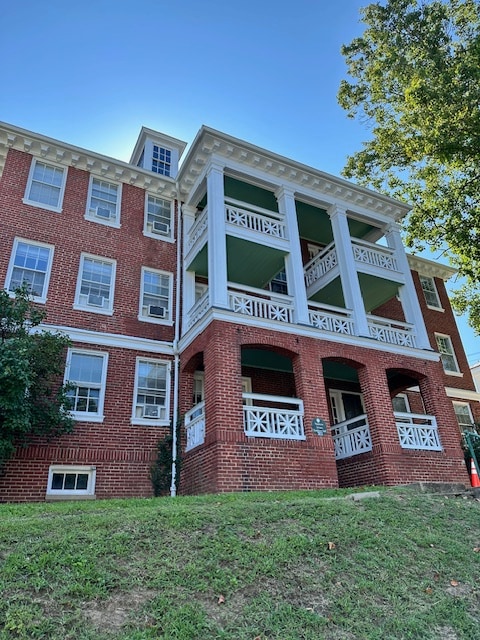 301 N New St Unit 101, Staunton, VA 24401