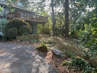 9725 NW Leahy Rd Unit Lower, Portland, OR 97229