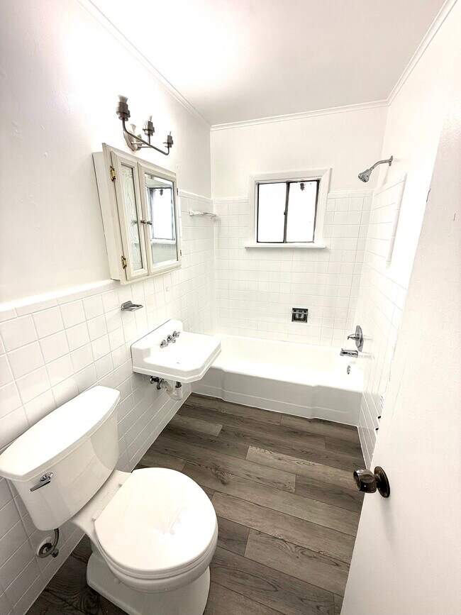 1212 Brockenbraugh Ct unit D, Metairie, LA 70005 - photo 3