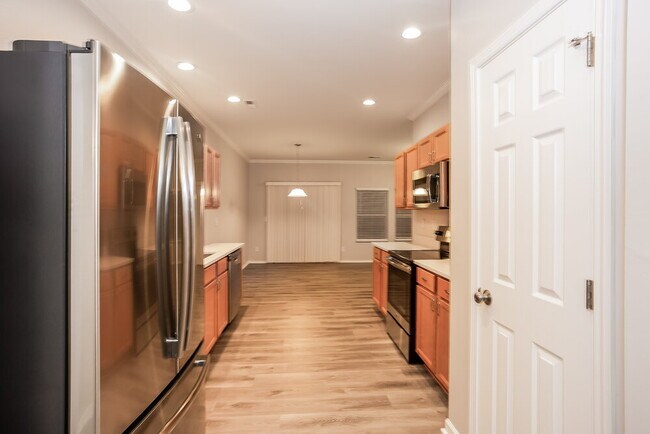 4611 Meadowfield Rd, Charlotte, NC 28215 - photo 7