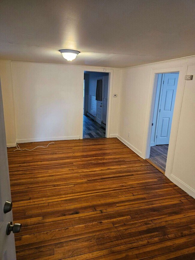 2428 3rd Ave unit 1, Watervliet, NY 12189 - photo 3