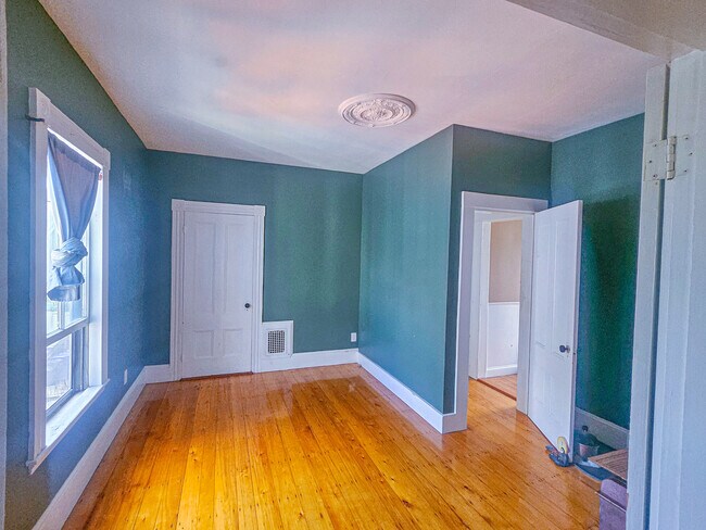 8 Randall St unit 2, Salem, MA 01970 - photo 5