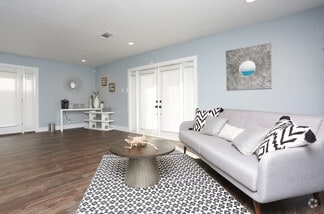 531 Bedford Rd, Bedford, TX 76022