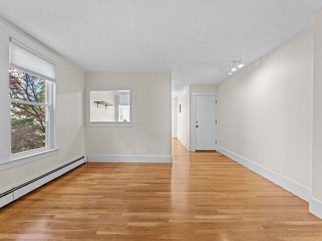 173 Pleasant St unit 2, Cambridge, MA 02139 - photo 3