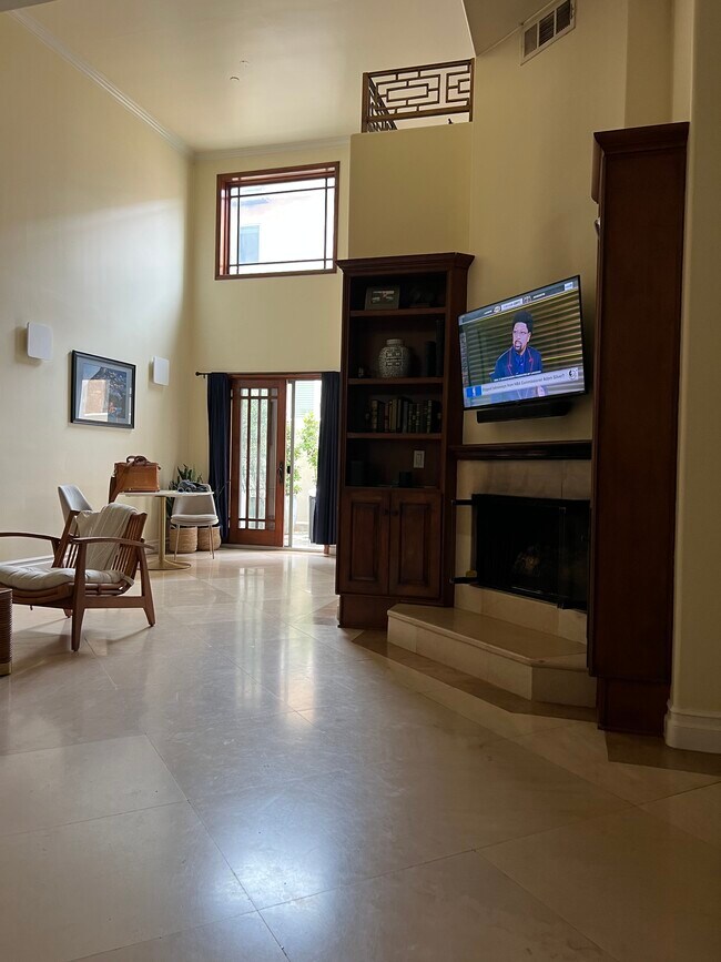 1027 10th St unit 2, Santa Monica, CA 90403 - photo 5