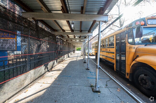 P.S. 52 - Sheepshead Bay has 711 students in grades PK, K-5