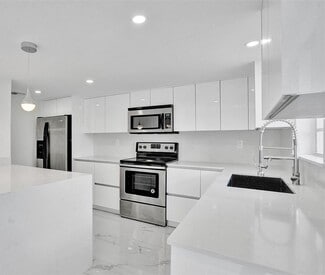 606 NW 107th Ave Unit 2C, Miami, FL 33172