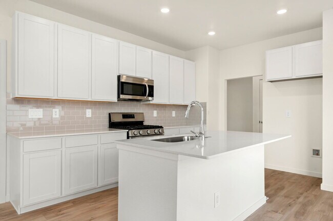 500 Gavin Ct unit 36475801, Hudson, CO 80642 - photo 7