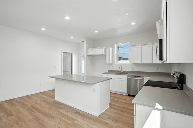 1321 E 12th St, Deer Park, WA 99006 - photo 5