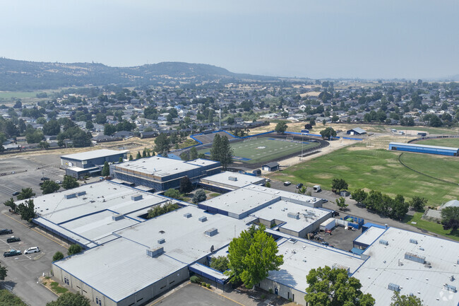 Eagle Point High School is a great school in the White city neighborhood.