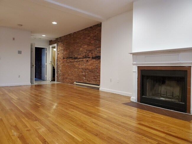 1750 Washington St unit 8, Boston, MA 02118 - photo 2