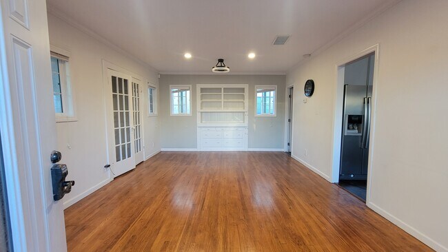 1243 N Alexandria Ave unit 2, Los Angeles, CA 90029 - photo 3