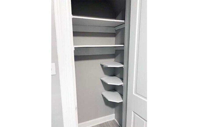 3210 Bishop St unit 3210-01, Cincinnati, OH 45220 - photo 2