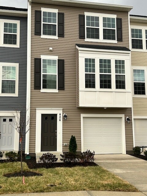 424 Willowshire Ct, Waynesboro, VA 22980 - photo 1