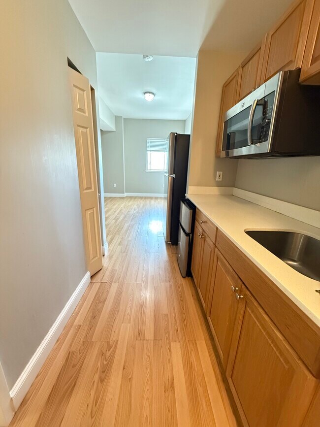 312 Shirley St unit 308, Winthrop, MA 02152 - photo 5