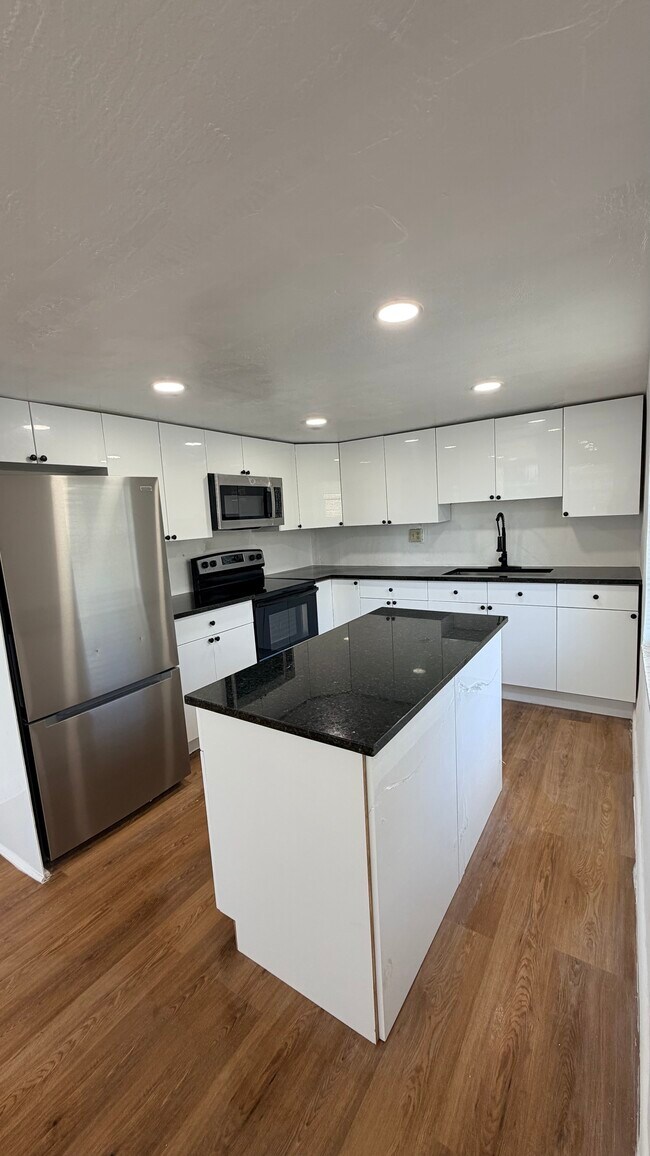 414 Phippen Waiters Rd unit 2, Dania Beach, FL 33004 - photo 2