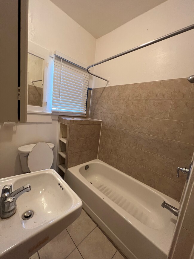 312 W Lynwood St Unit 2, Phoenix, AZ 85003