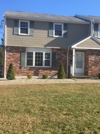 85 Emmet St, Brockton, MA 02302