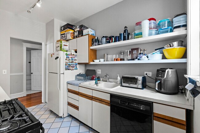 433 W Wellington Ave unit 2S, Chicago, IL 60657 - photo 7