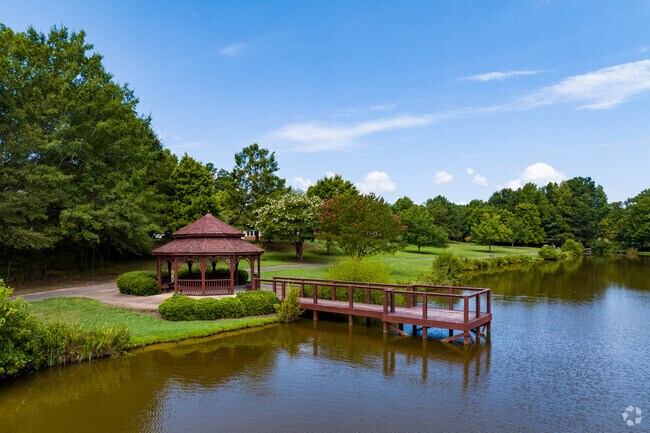Sit back and watch the wildlife from the Gazebo at Croasdaile Farm.