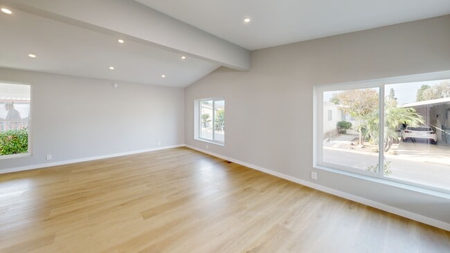 276 N El Camino Real unit 26, Oceanside, CA 92058 - photo 3