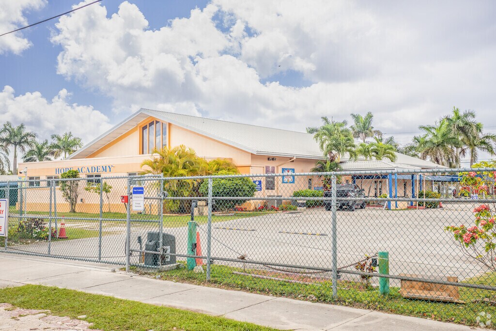Hope Academy in Homestead, FL has a student teacher ratio of 19 to 1.