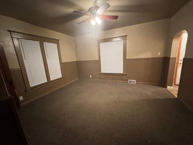 204 Independence Ave S, Clarks Grove, MN 56016 - photo 7