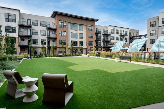 The Thomas Courtyard and Pool